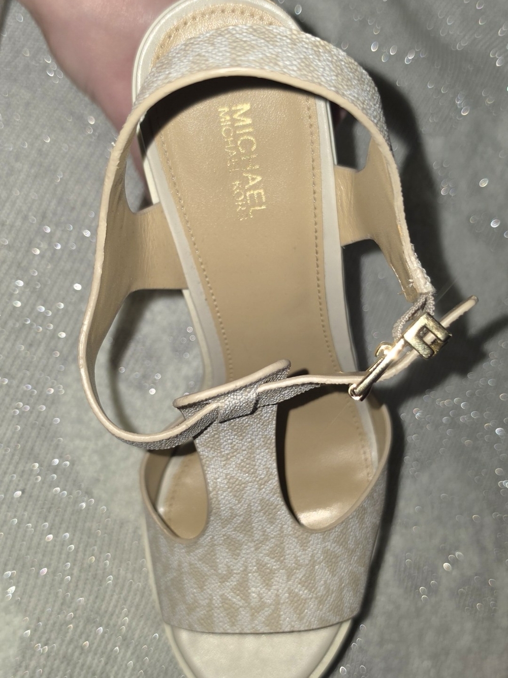 *Like New*Michael Kors Cream Logo Platform Slingback Sandals - Picture 2 of 5